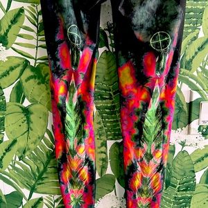Teeki weightless feather leggings